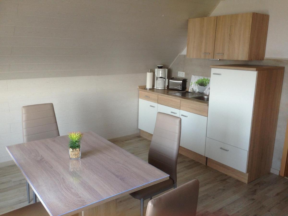 Heisa Apartment Bitzen ภายนอก รูปภาพ